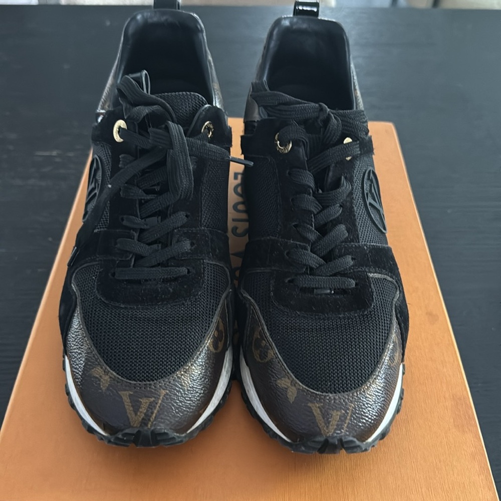 Louis Vuitton Trainers - Picture 2 of 4